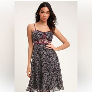 Worn once Lulus Coralynn Navy Blue Floral Print Midi Dress